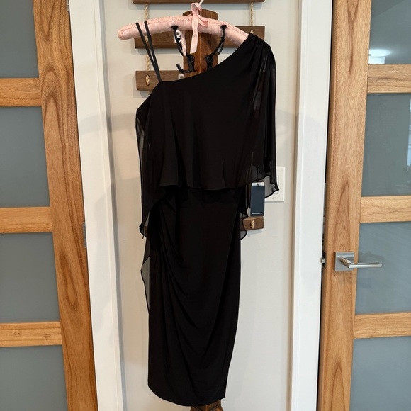Adrianna Papell‎ Black One Shoulder Draped Side Asymmetrical Neck Prom Dress 4 - Picture 2 of 16